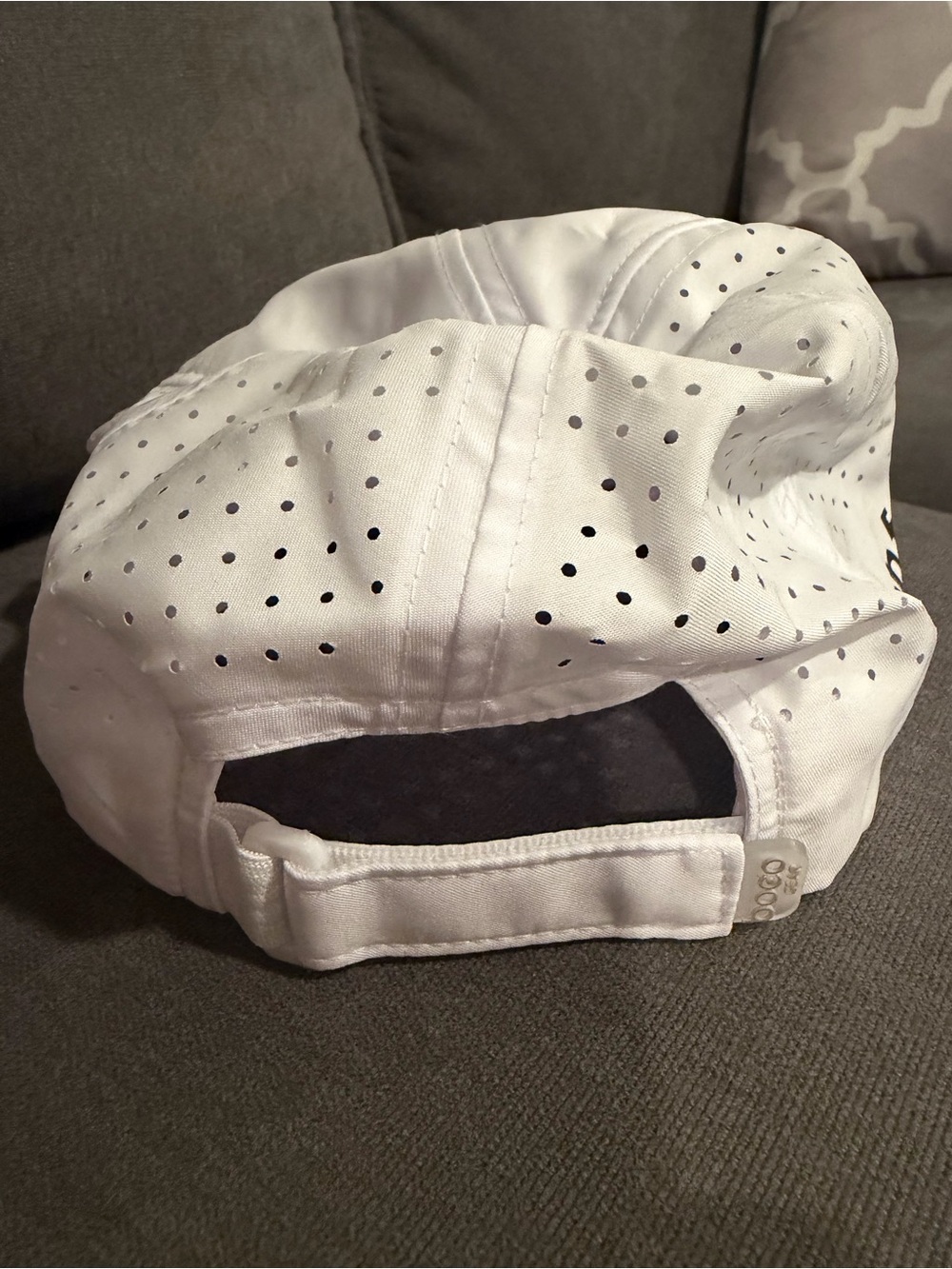 Wahoo White Performance Running Cap - Picture 2 of 5